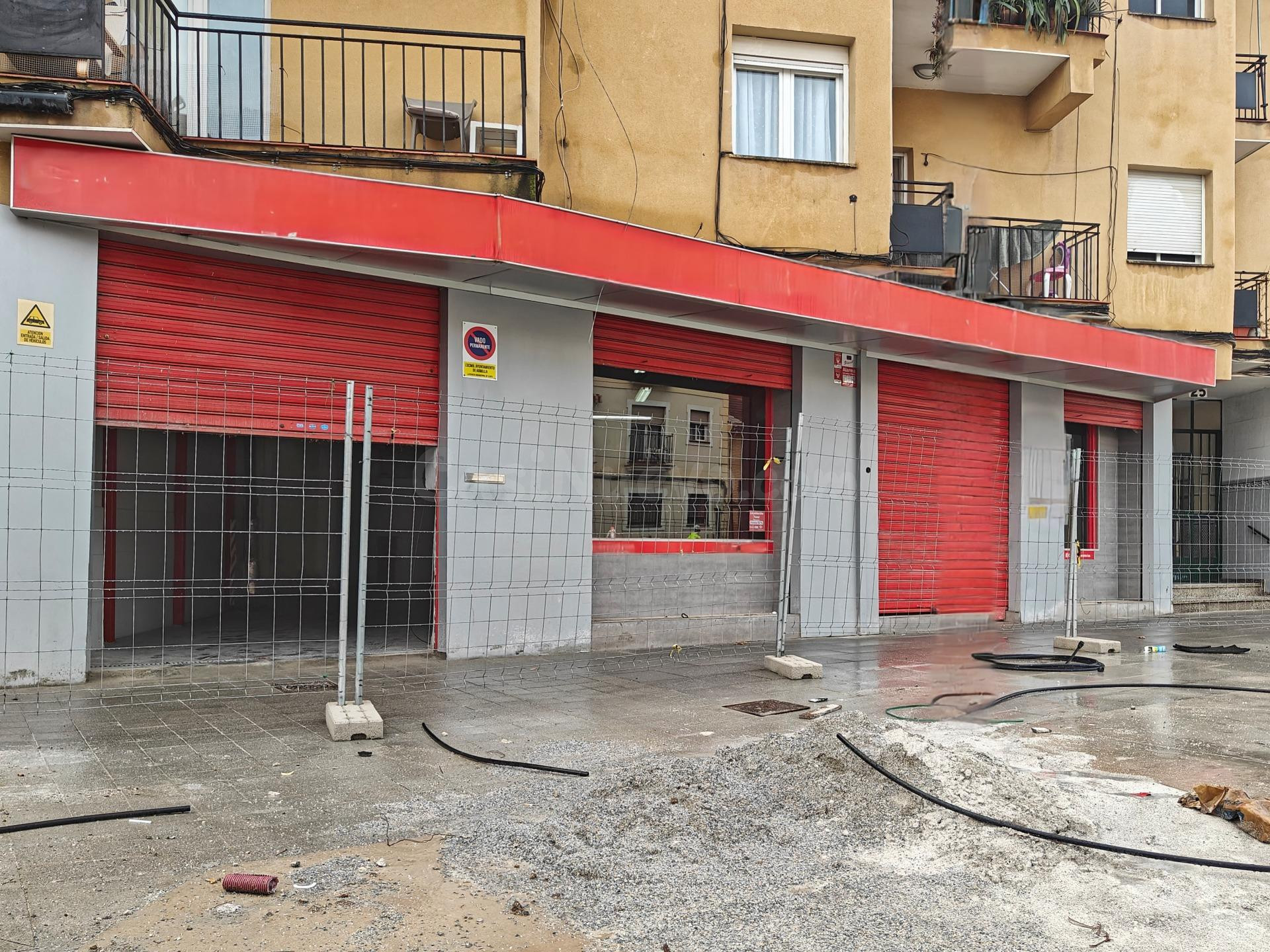 AMPLIO LOCAL CON ubicación INMEJORABLE EN ARMILLA - foto 2