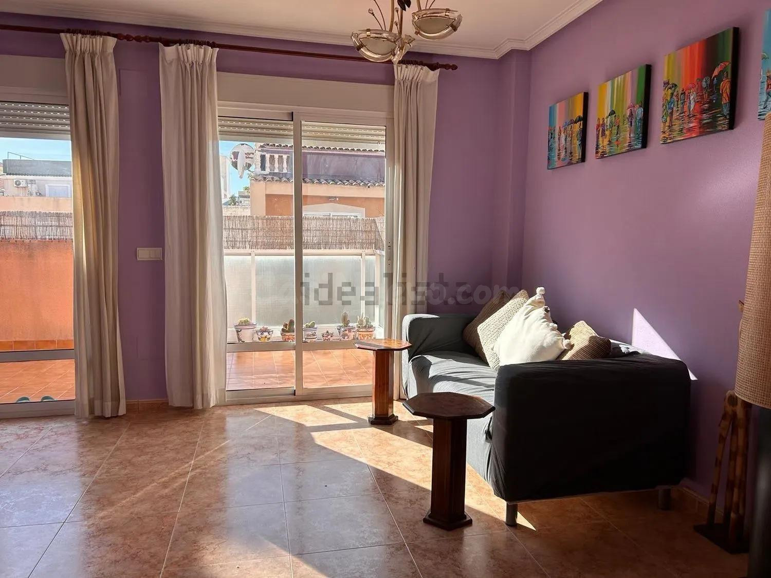 SE VENDE ESTUPENDO APARTAMENTO EN TORREVIEJA