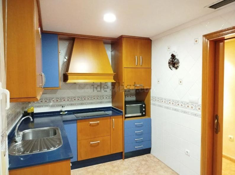 SE VENDE ESTUPENDO APARTAMENTO EN TORREVIEJA - foto 2