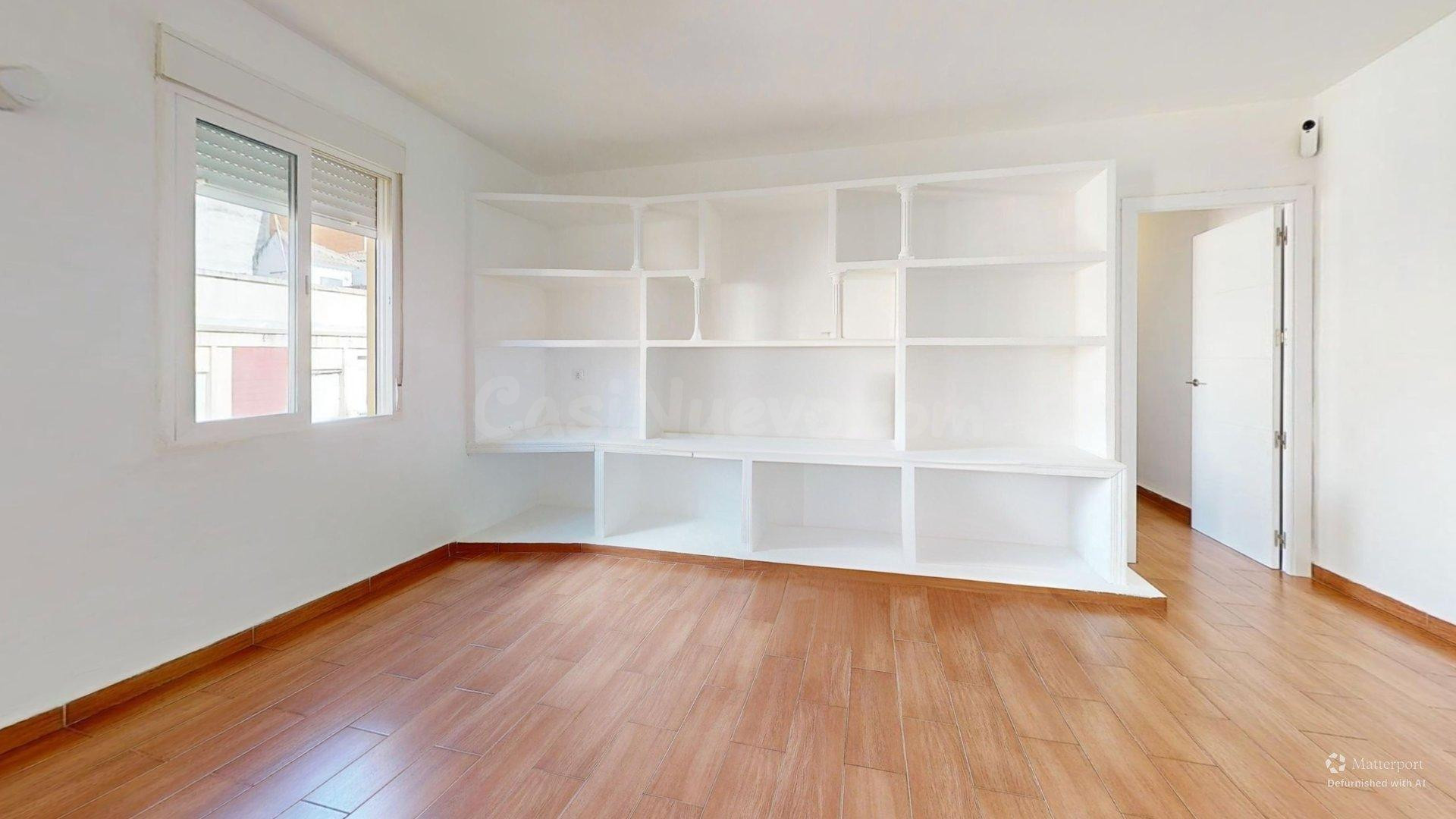 VIVIENDA REFORMADA, SITUADA EN CIUDAD JARDIN DE TRES habitac - foto 2