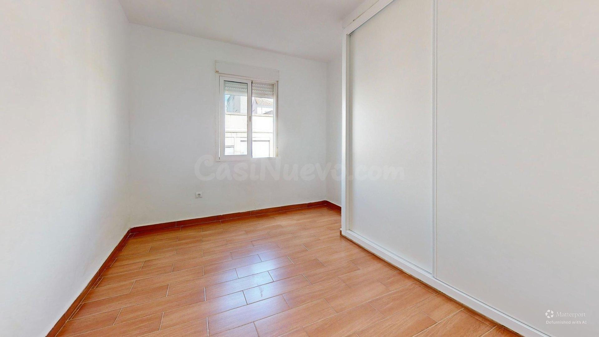 VIVIENDA REFORMADA, SITUADA EN CIUDAD JARDIN DE TRES habitac - foto 3