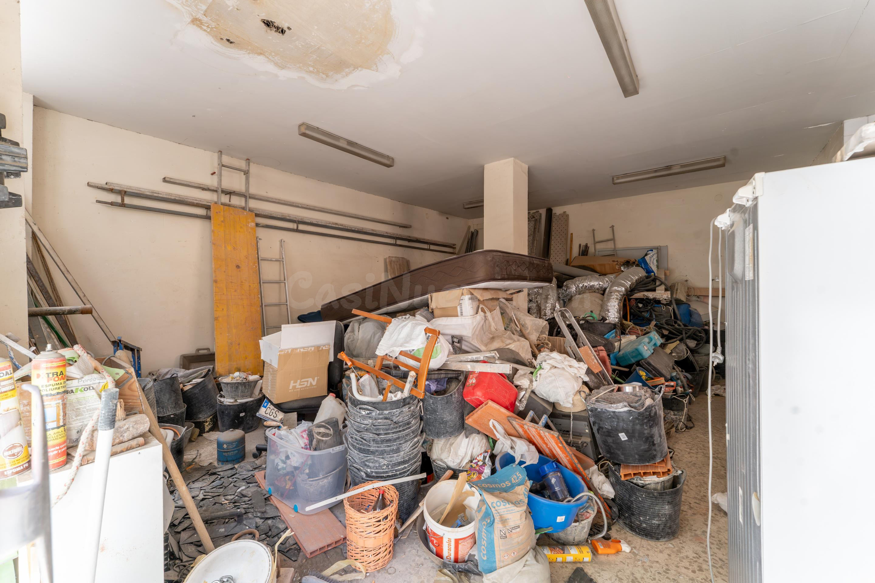 Local comercial en la Chana con posibilidad de cambio de uso - foto 2