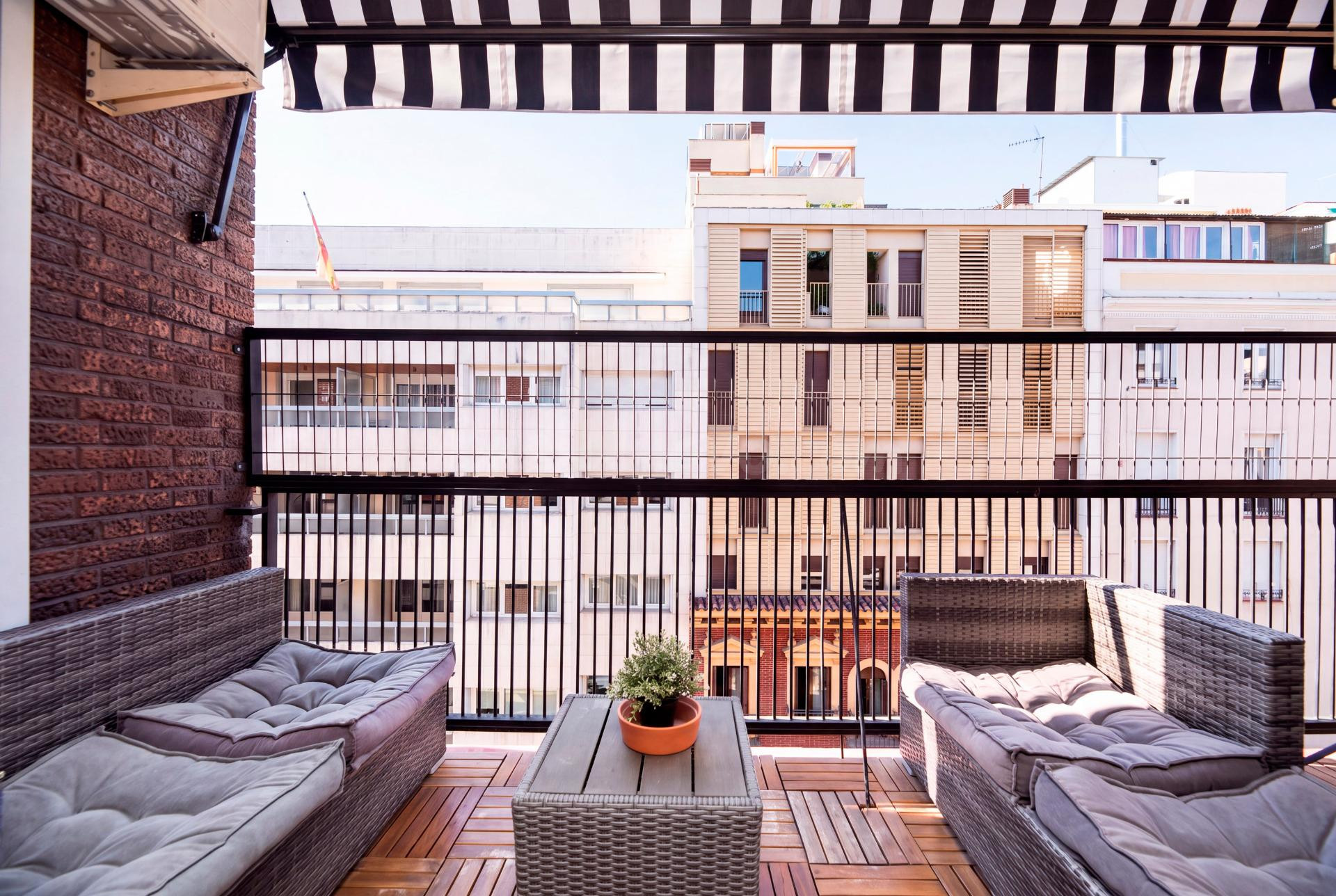 LUMINOSIDAD, TERRAZA Y ORIENTACIÓN SUR EN EL CORAZÓN DE RÍOS ROSAS.