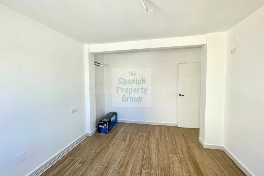 Venta de adosado en Daya vieja, de 101m2 con 3 dormitorios y - foto 3