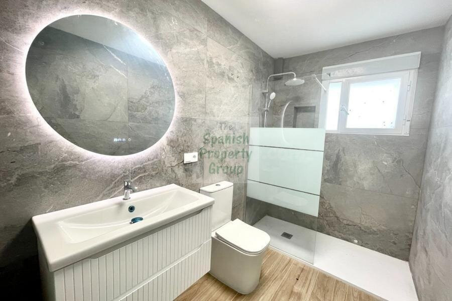 Venta de adosado en Daya vieja, de 101m2 con 3 dormitorios y - foto 4