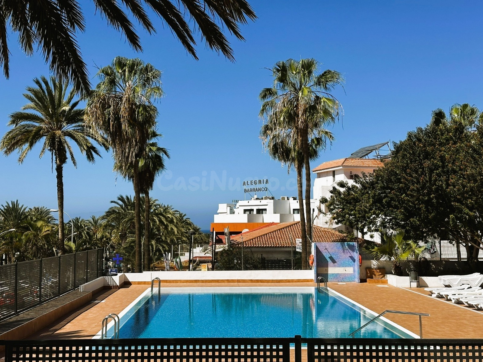 Acogedor apartamento con terraza y vistas al mar en Playa de las Américas