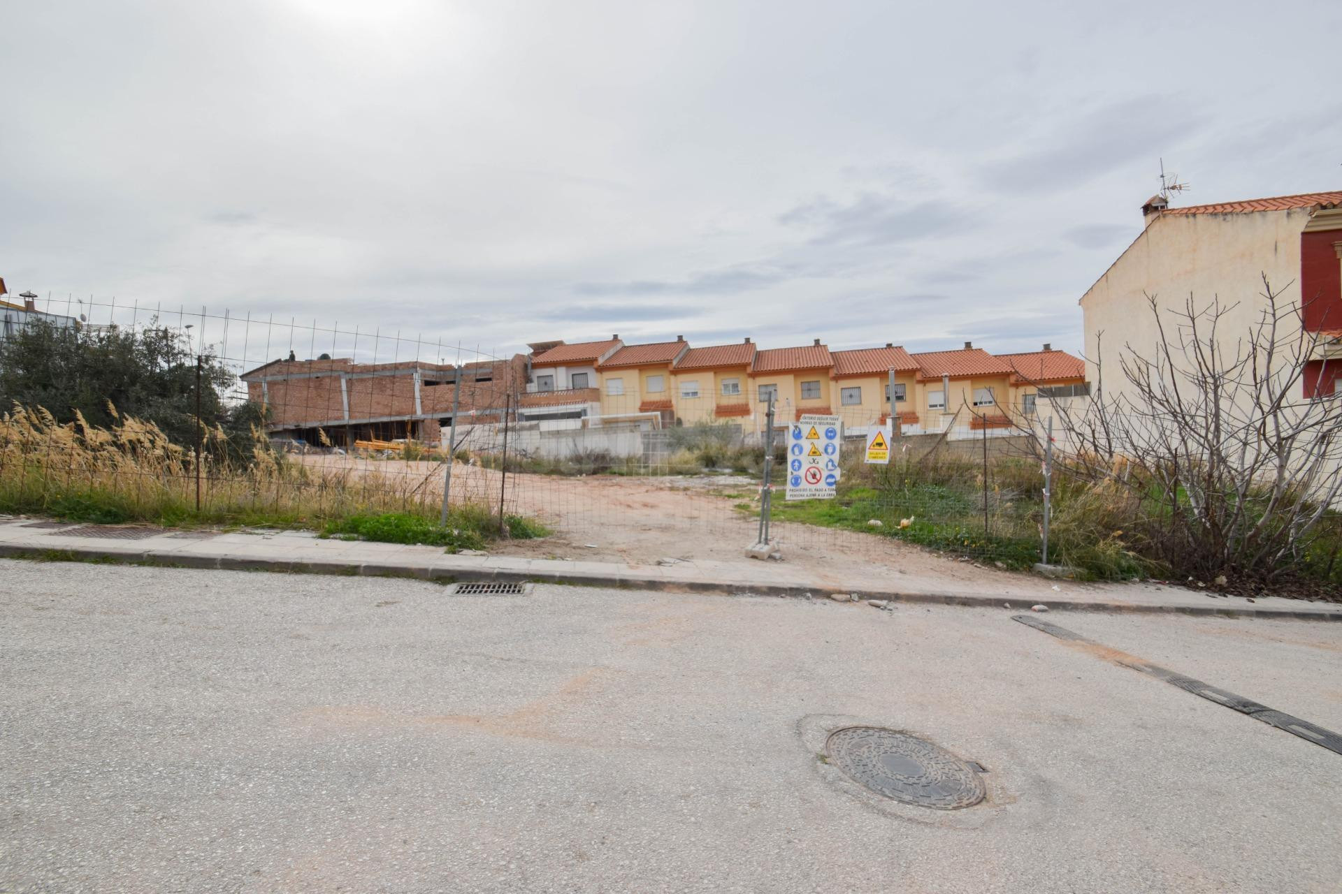 ¡Oportunidad Única! Solar para construir la vivienda de tus  - foto 2