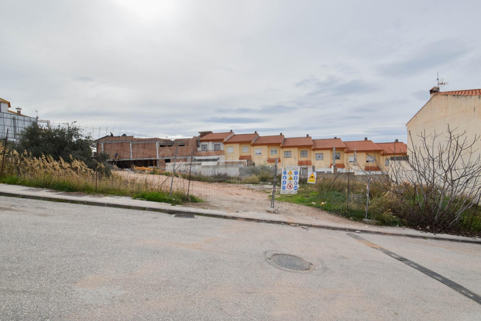 ¡Oportunidad Única! Solar para construir la vivienda de tus  - foto 4
