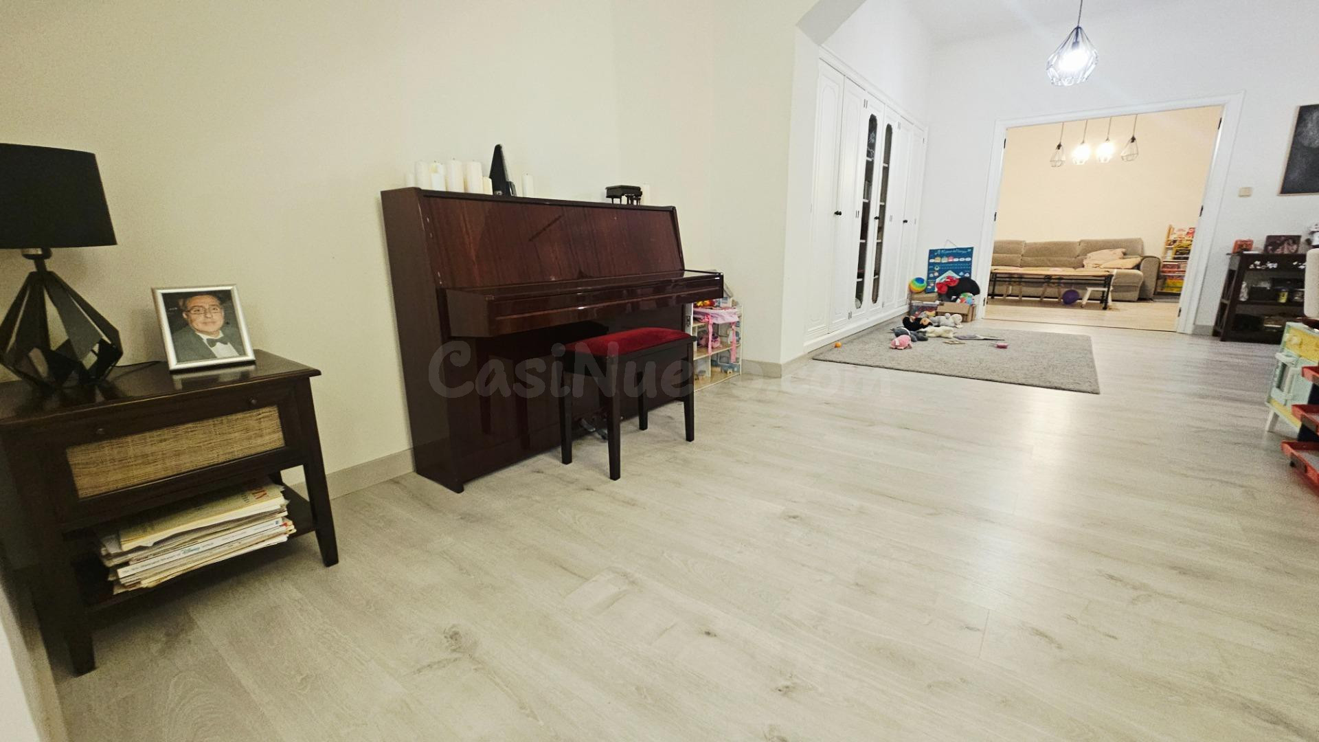 Fantástica planta baja dúplex con garaje y 5 habitaciones en - foto 2