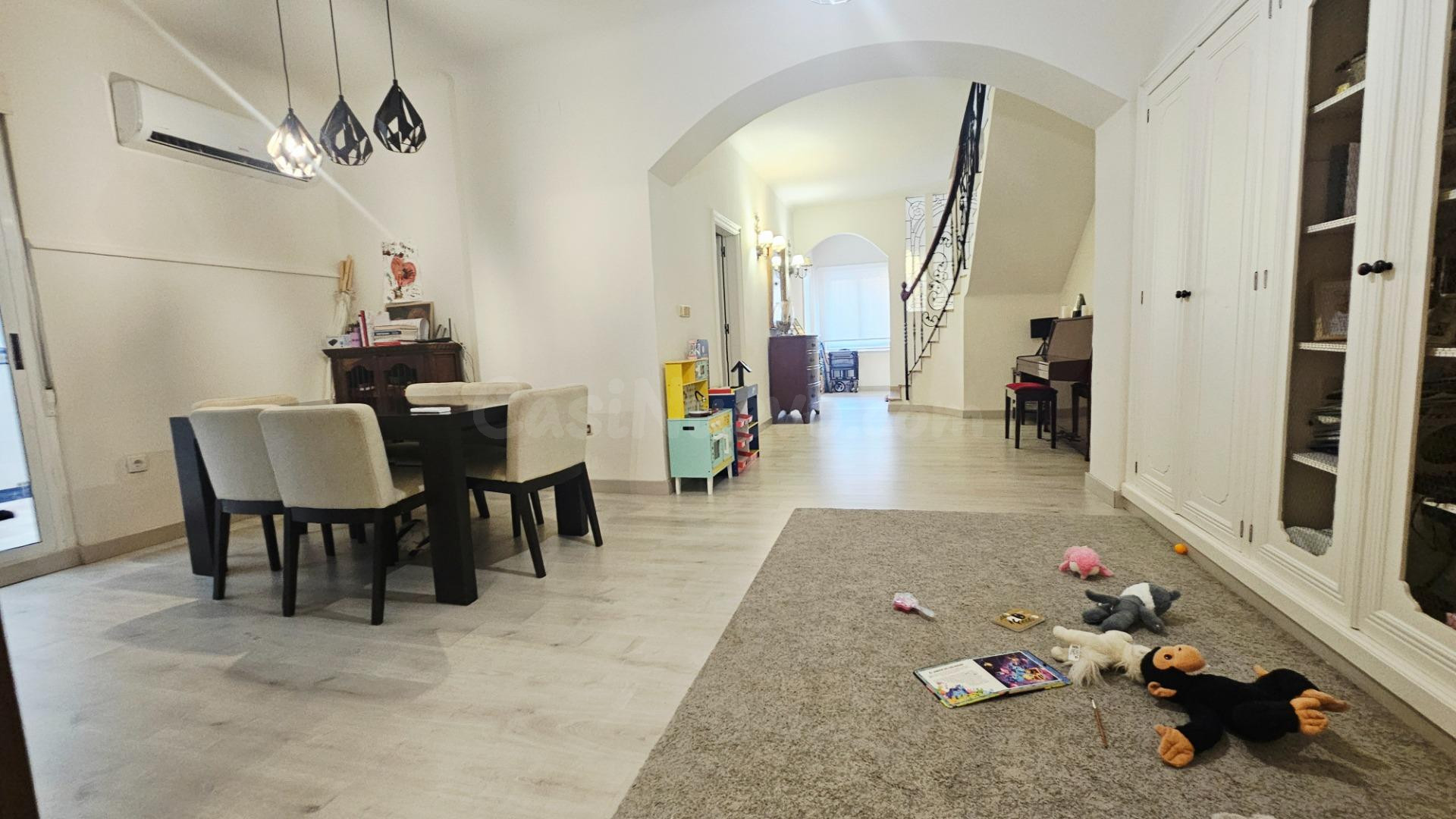 Fantástica planta baja dúplex con garaje y 5 habitaciones en - foto 4