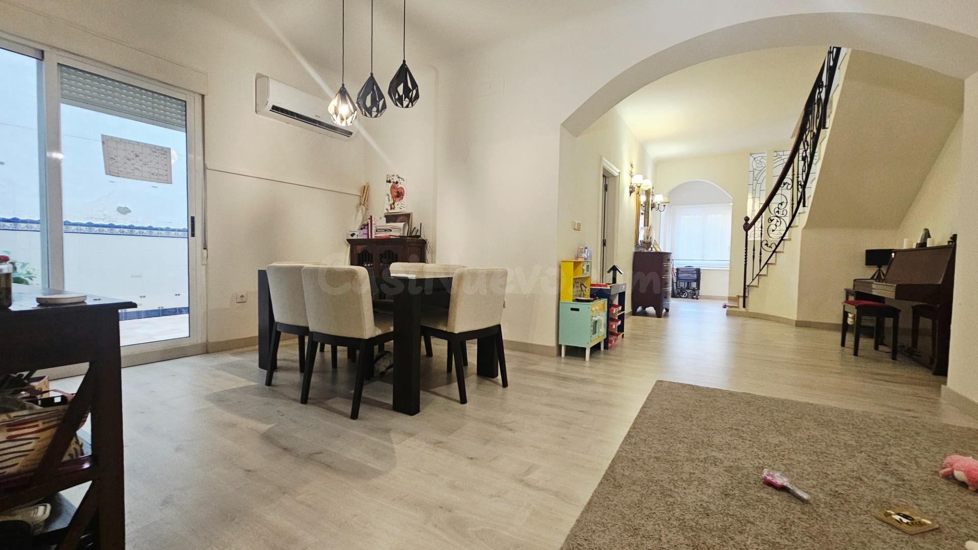 Fantástica planta baja dúplex con garaje y 5 habitaciones en - foto 5