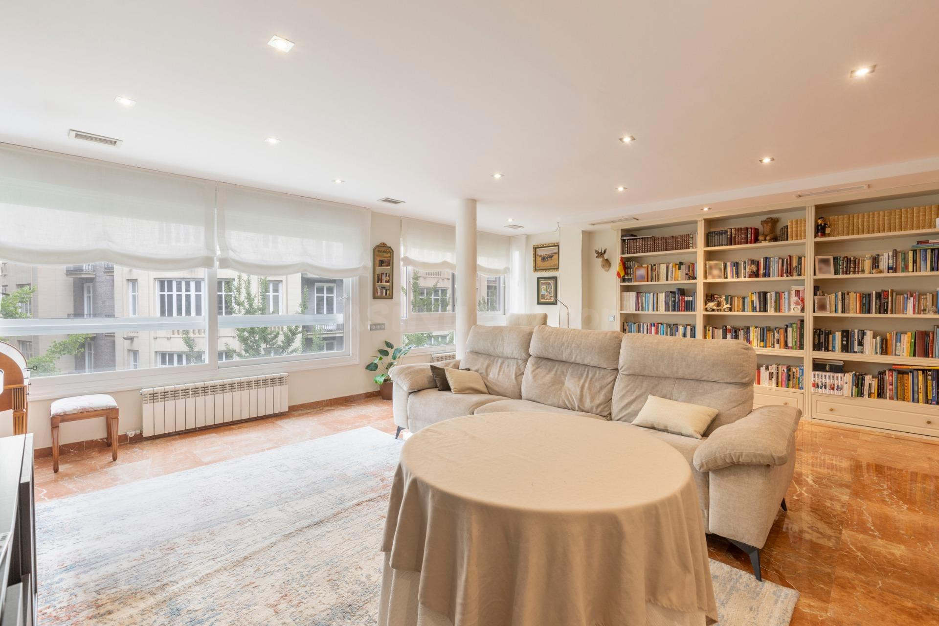 Espectacular vivienda en plena Gran Vía de Granada: amplitud - foto 3