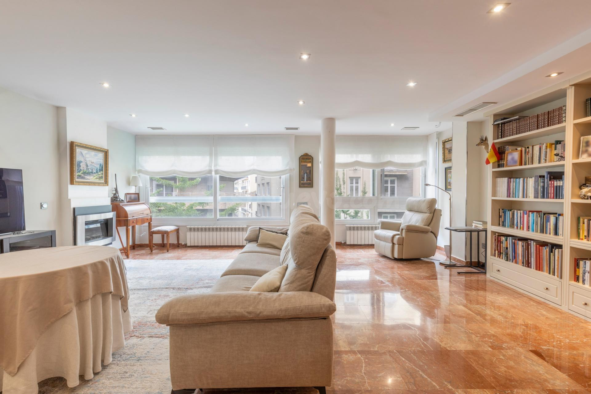 Espectacular vivienda en plena Gran Vía de Granada: amplitud - foto 5