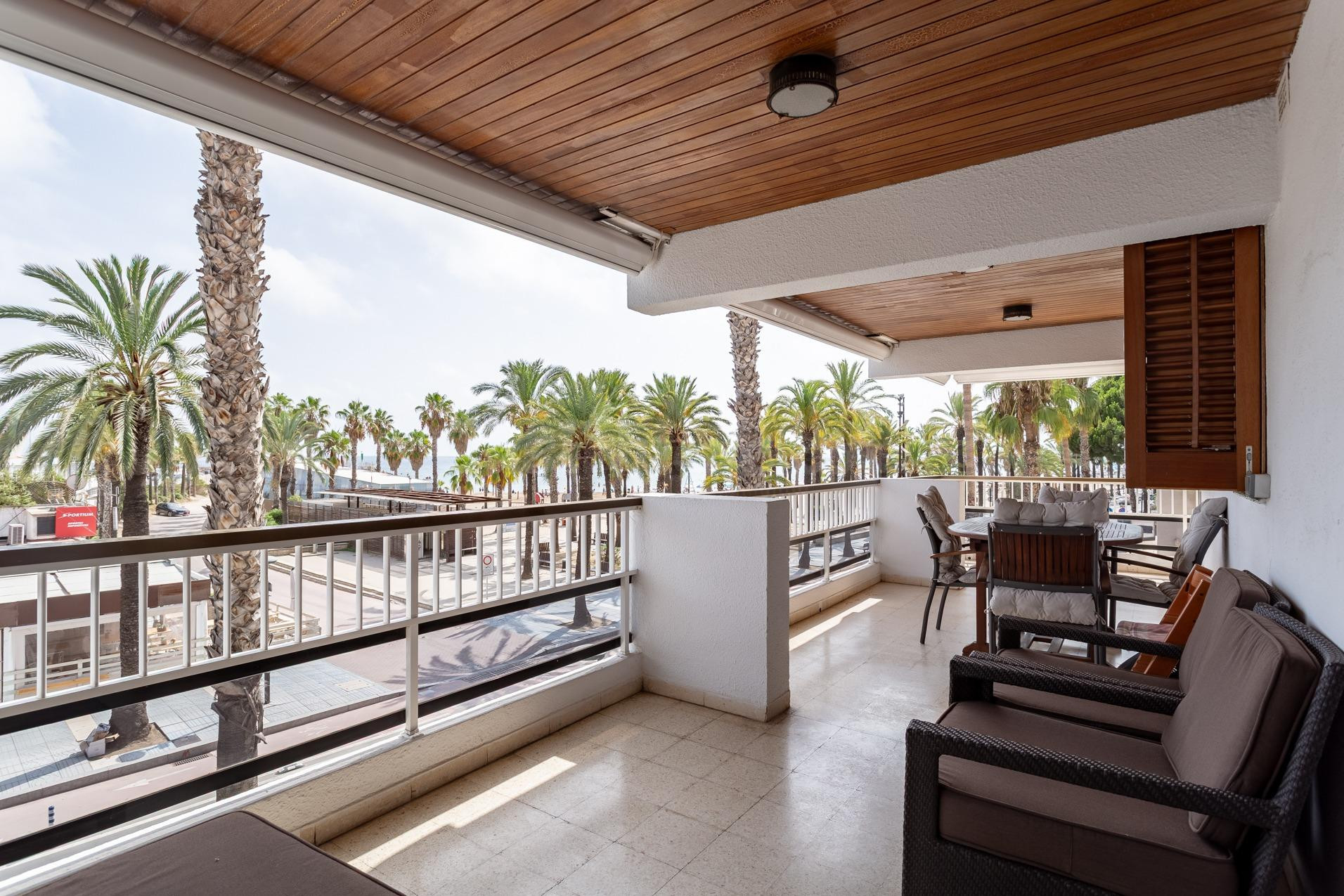 Exclusivo Apartamento Reformado en Primera Línea de Mar - Pa