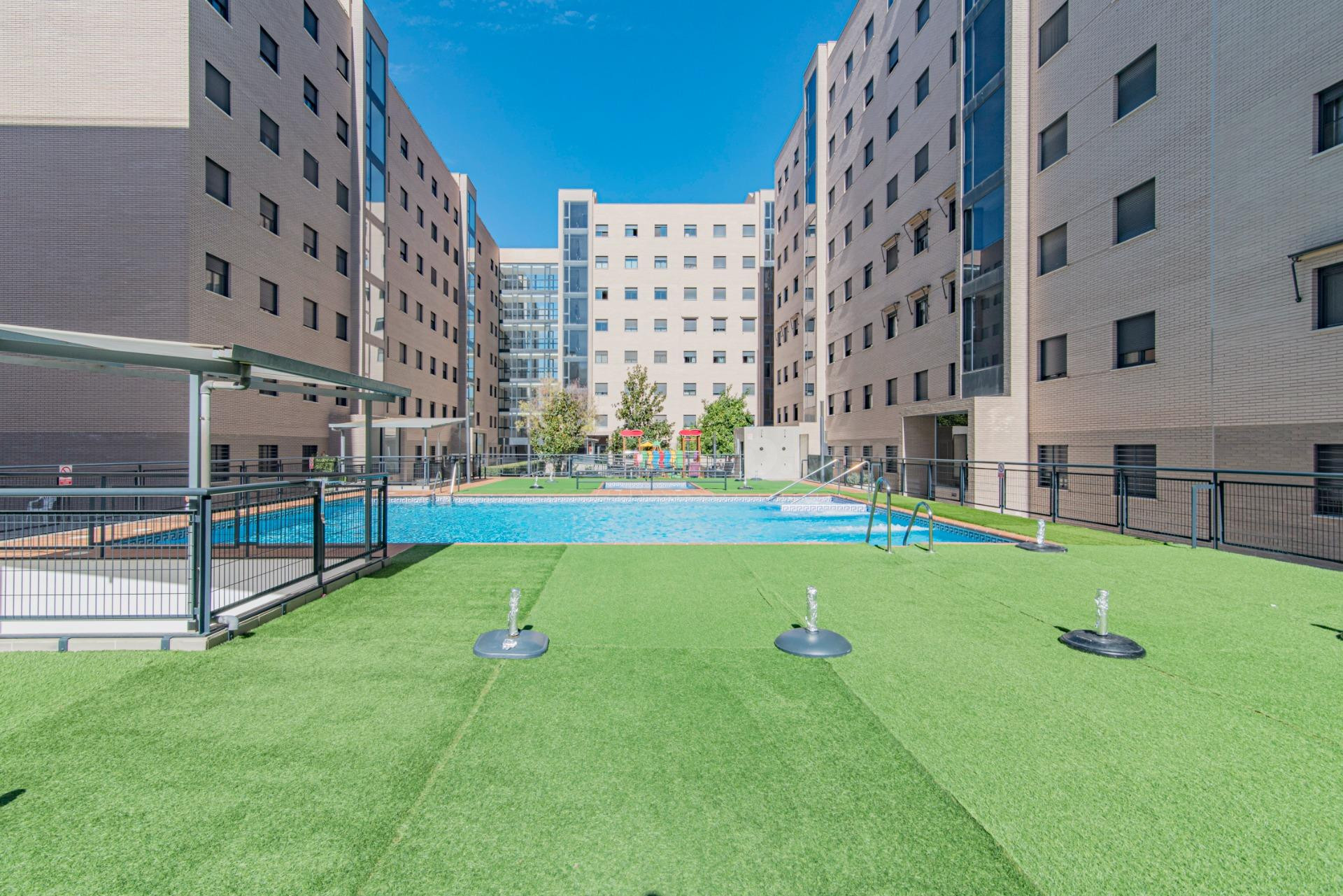 Exclusivo Piso en Parque Almunia, Granada - ¡Tu Oasis Urbano