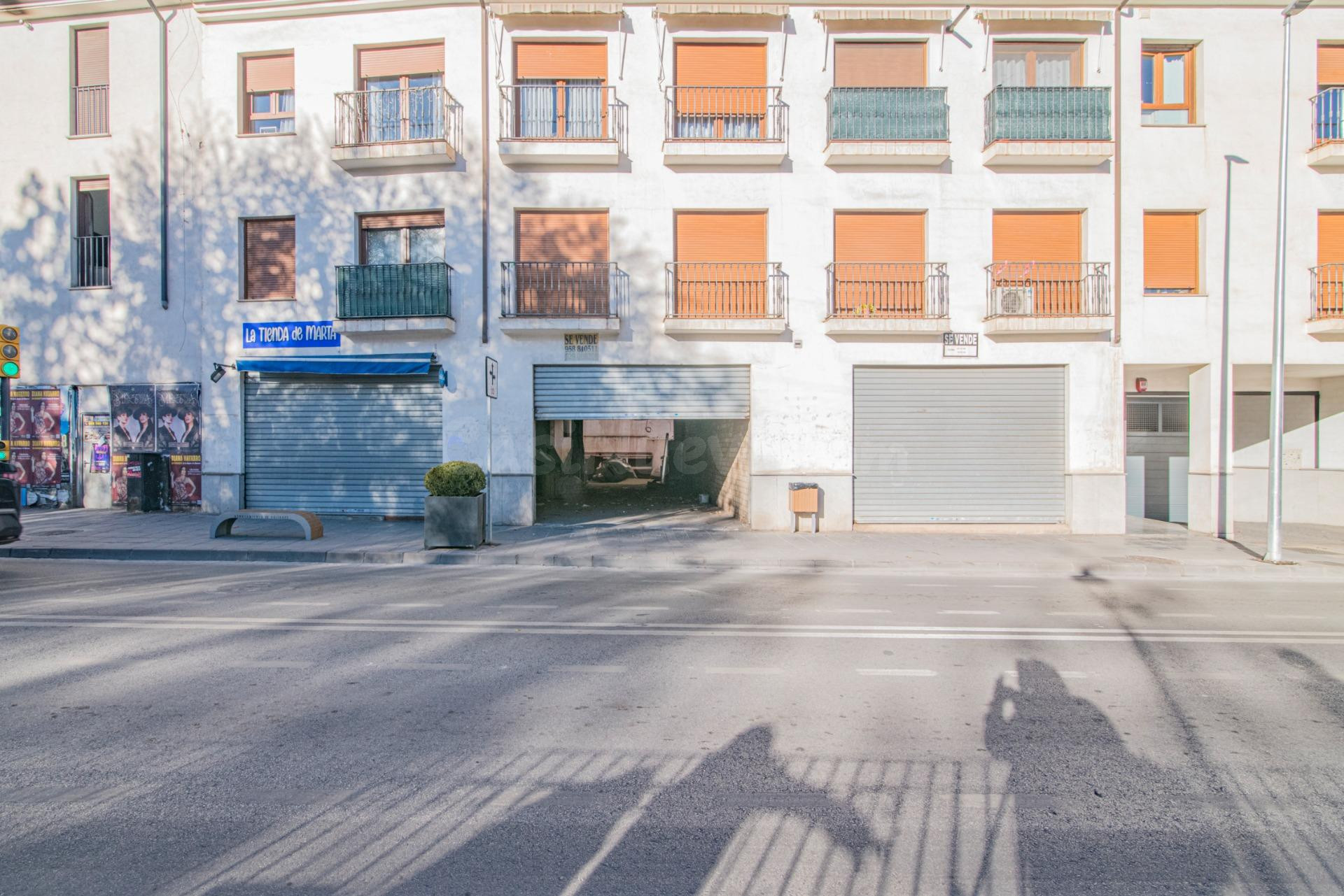 LOCAL EN BRUTO EN OGÍJARES CON POSIBILIDAD DE CAMBIO DE USO 