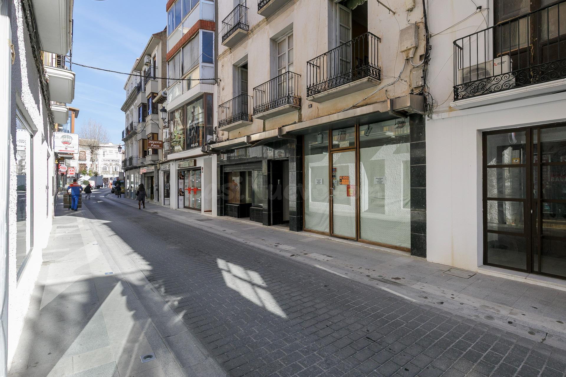 Venta de Edificio en Baza - foto 2