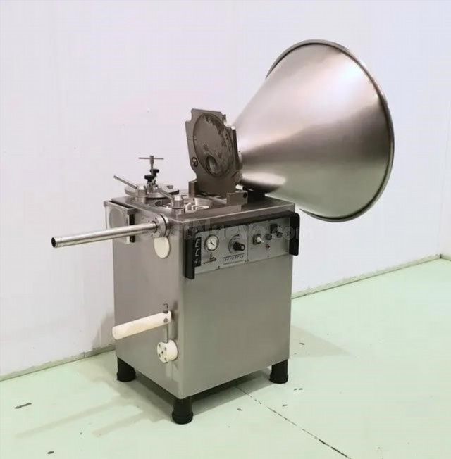 Embutidora continua con vacío TECNOTRIP MOD. EC4T