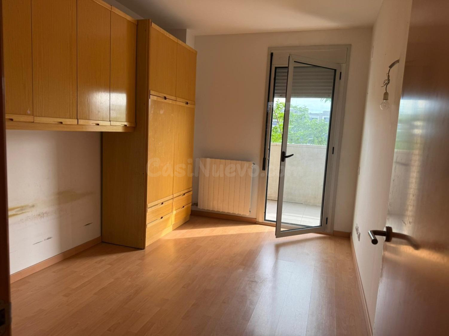 Piso en Lleida de 2 habitaciones con parking y trastero