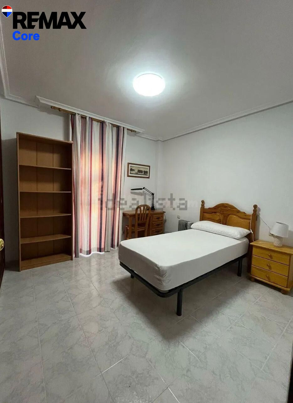 Piso de 3 Hab. y 2 Baños con Ascensor – Ideal Estudiantes - foto 4