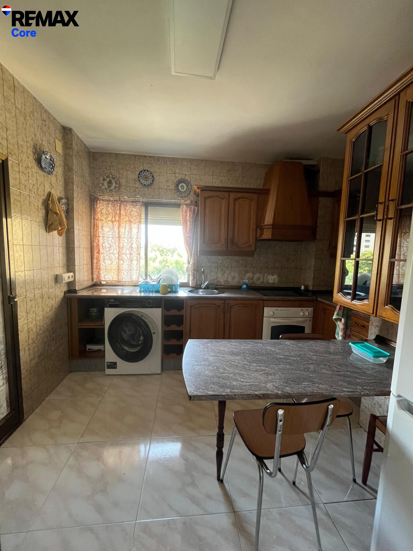 Piso de 4 Hab. y 2 Baños con Calefacción Incluida y Ascensor - foto 2