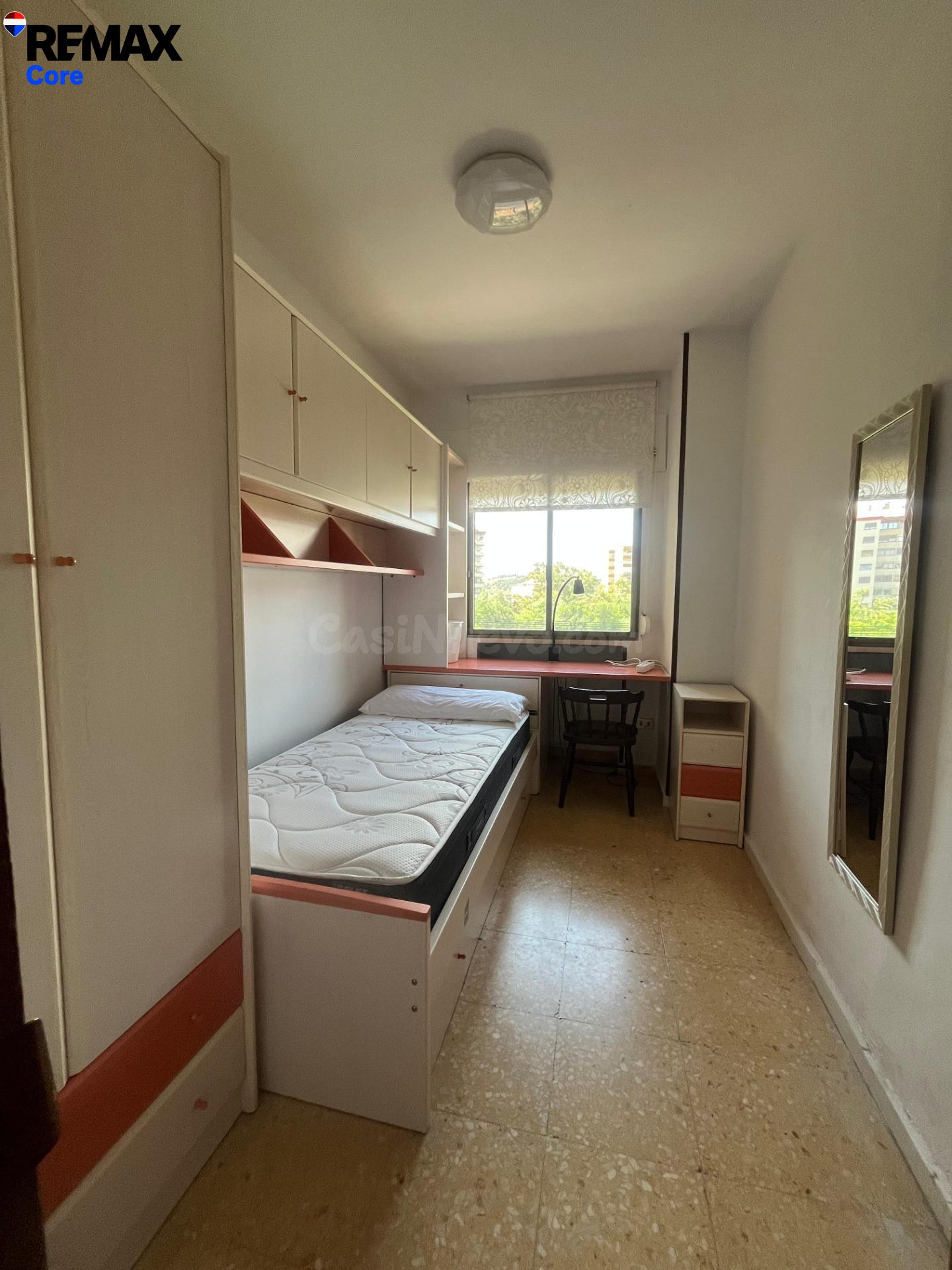 Piso de 4 Hab. y 2 Baños con Calefacción Incluida y Ascensor - foto 4