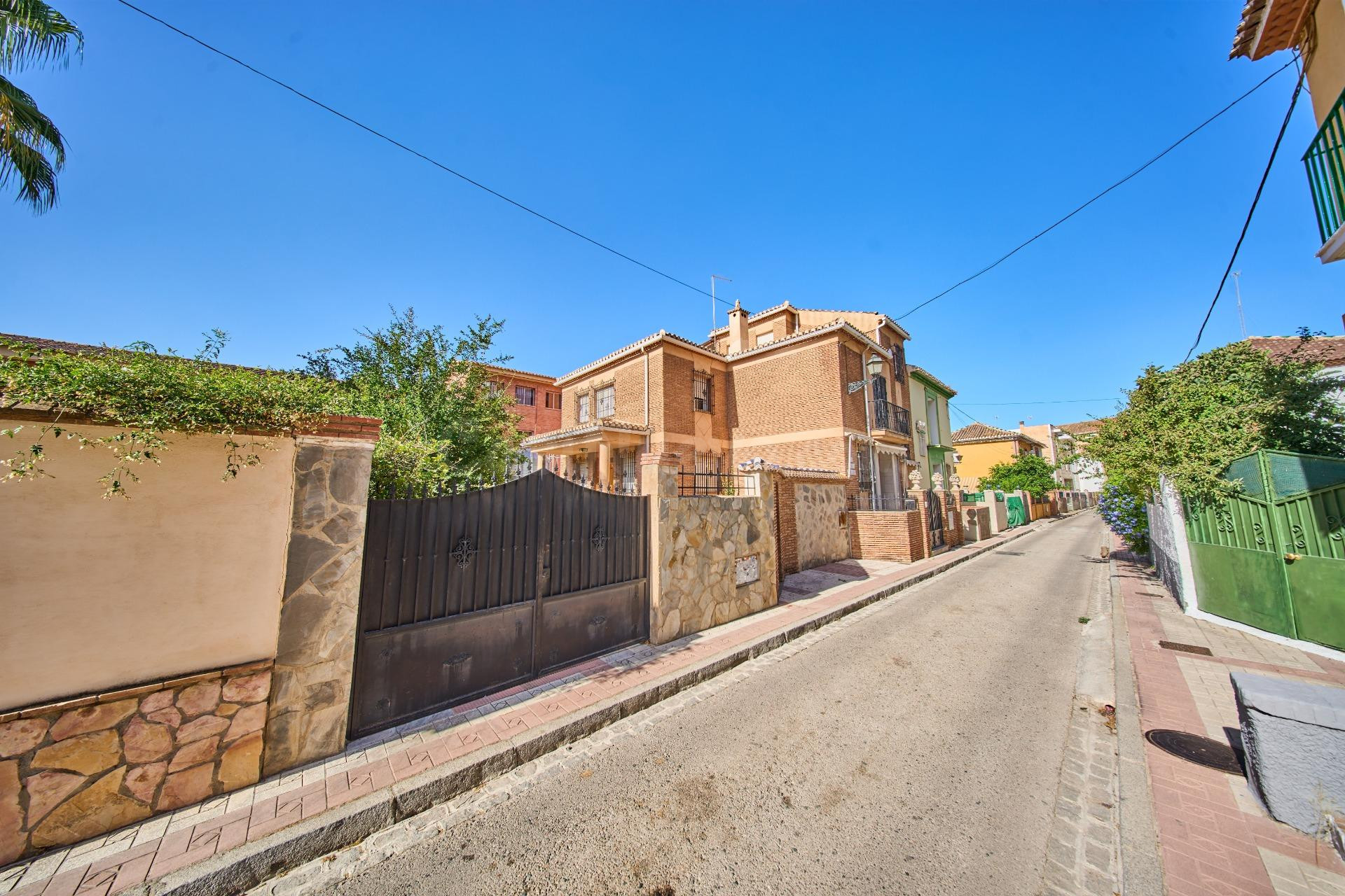 Tu casa independiente en Granada junto al Paseo de la Bomba - foto 3