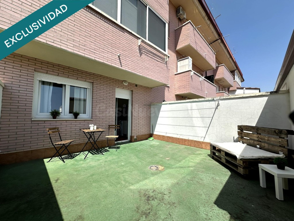 Apartamento con patio privado de 25 m² en Trobajo del Cerece - foto 2