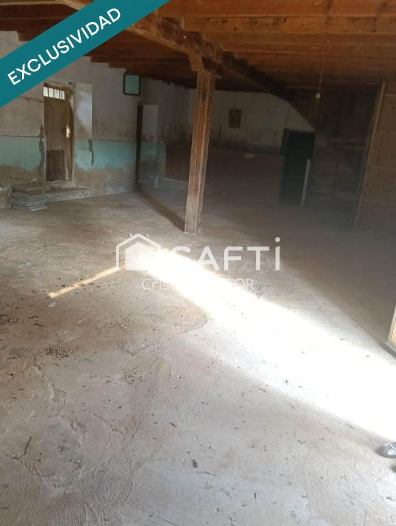 Casa con negocio y patio en Valdunquillo - foto 2