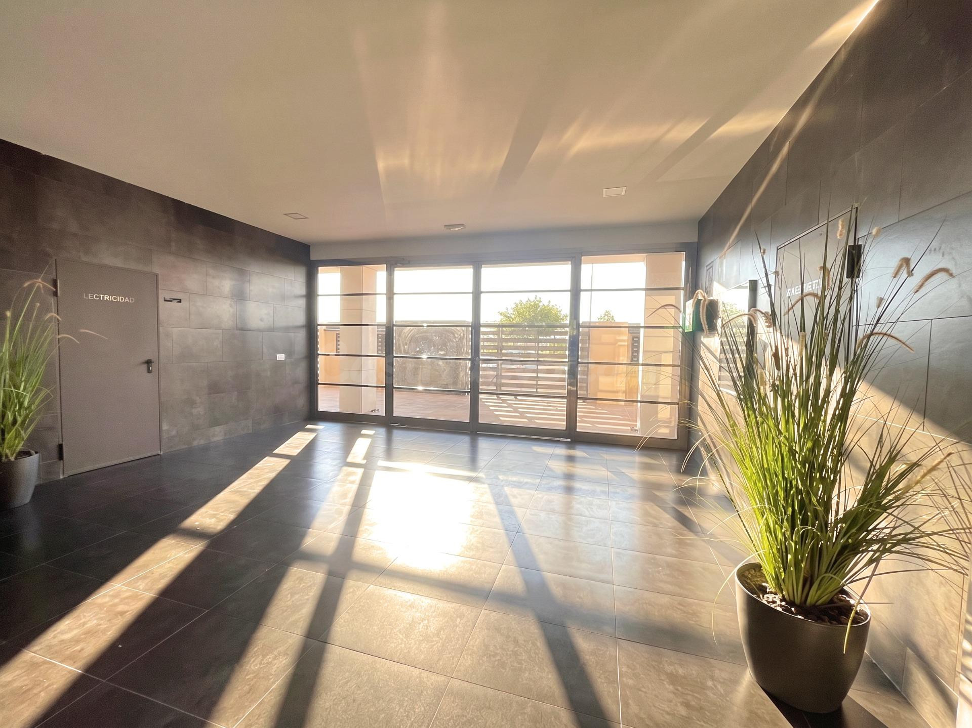 Apartamento de 2 habitaciones con terraza, piscina, pádel, p - foto 4
