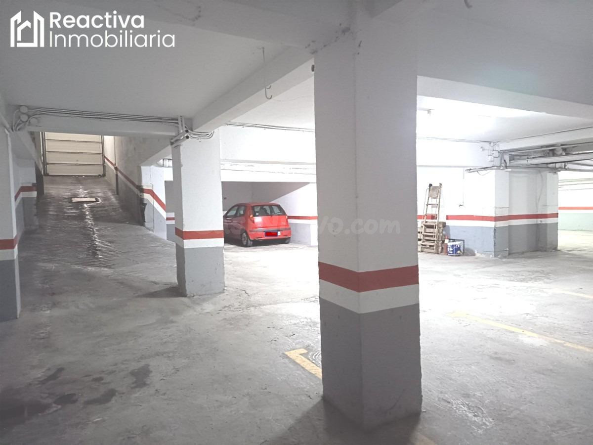 Se aquila plaza de garaje para vehículo pequeño - foto 3