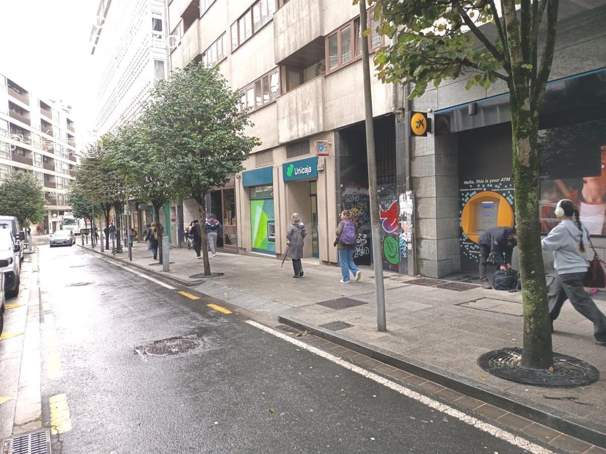Se aquila plaza de garaje para vehículo pequeño - foto 5