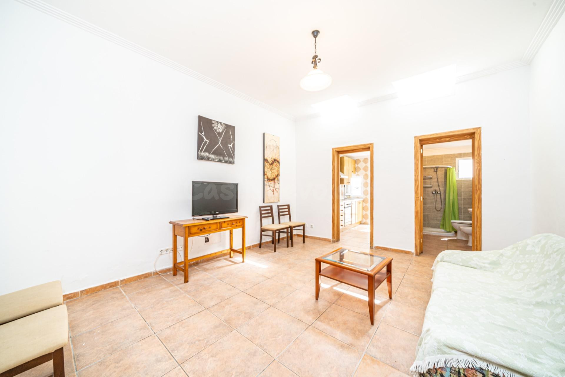 CASA ADOSADA CON PARKING Y PATIO EN S ´ARENAL (LLUCMAJOR) A 