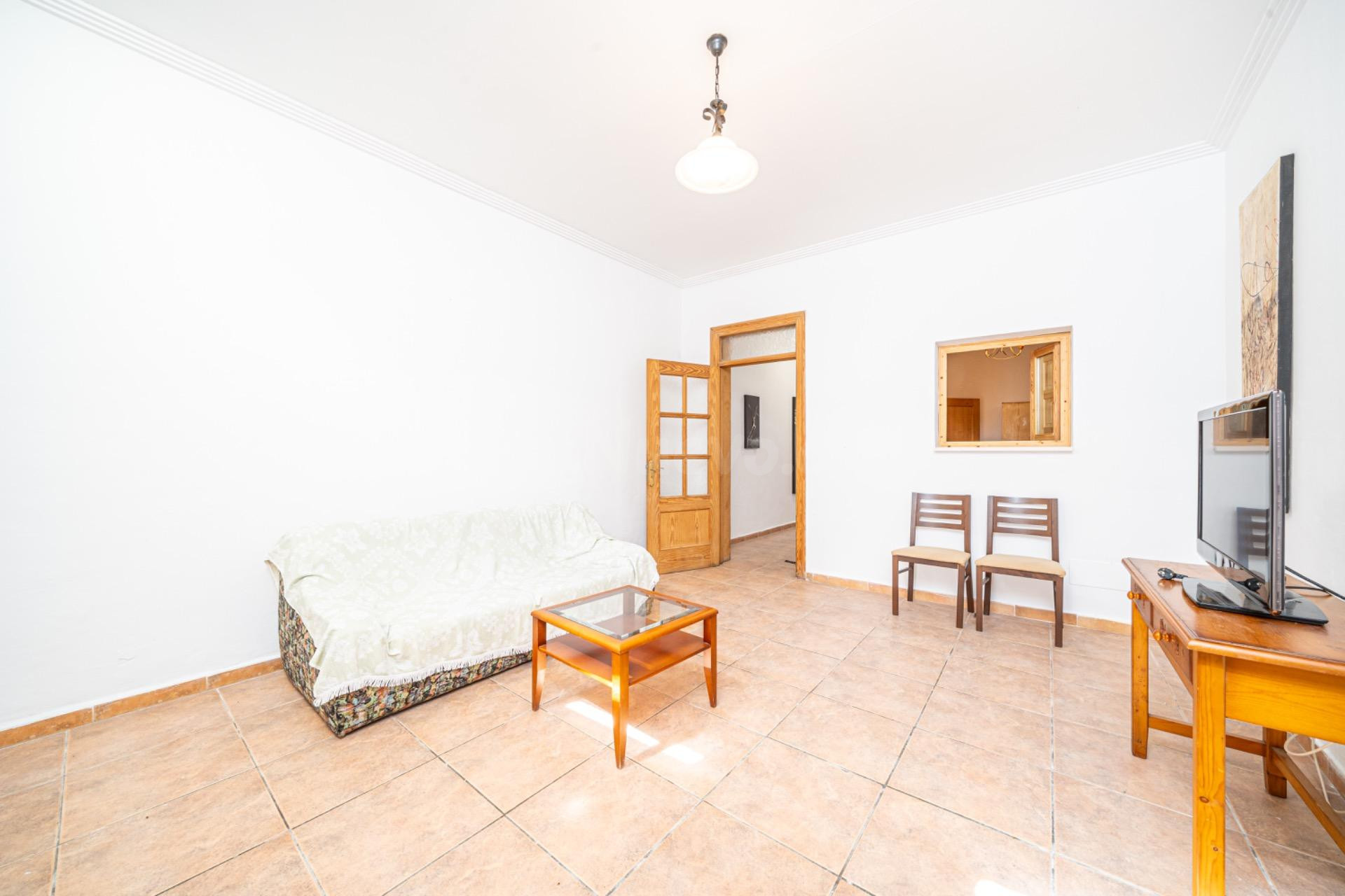 CASA ADOSADA CON PARKING Y PATIO EN S ´ARENAL (LLUCMAJOR) A  - foto 3