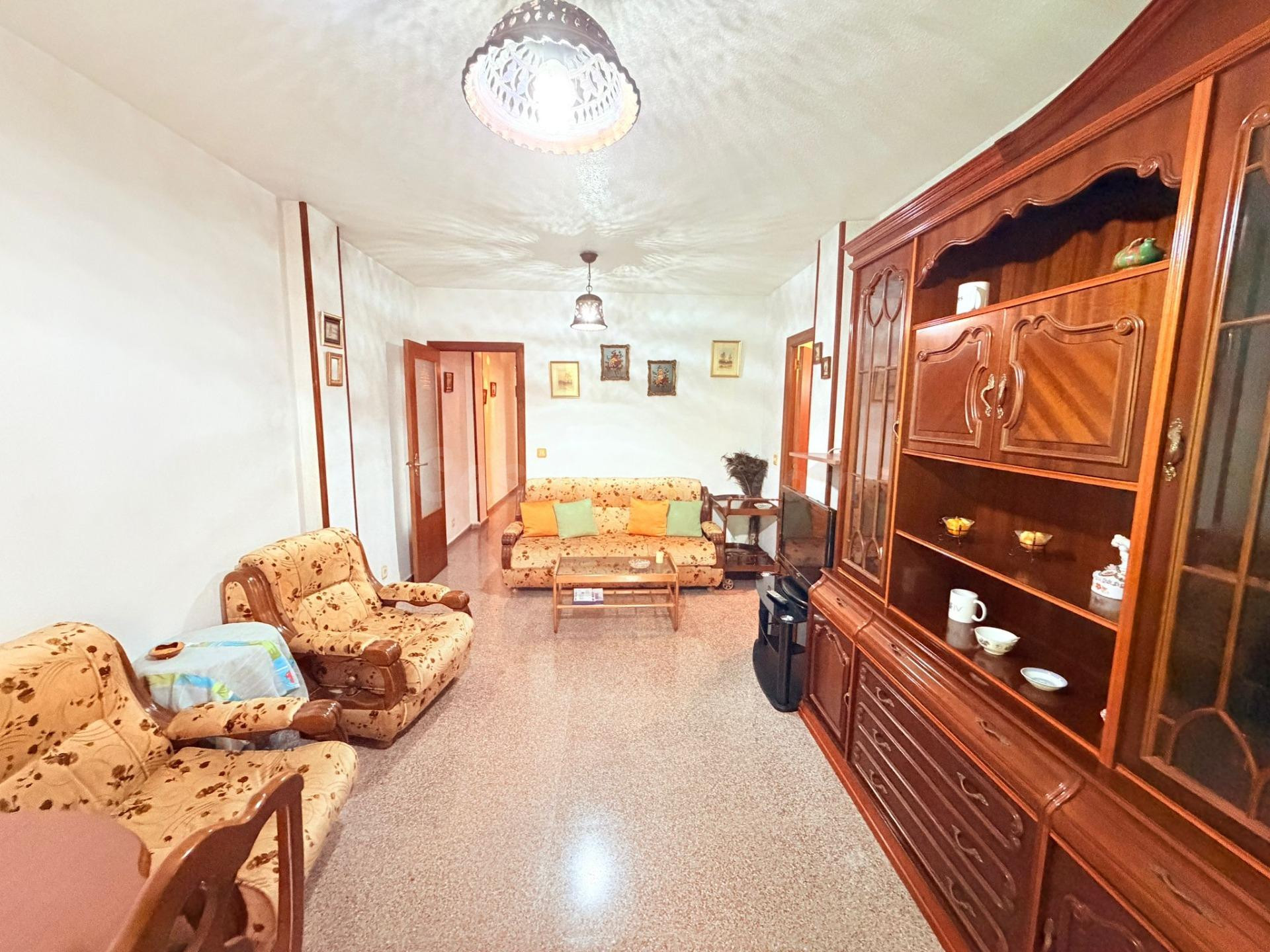 Piso de 4 habitaciones en Benisaudet, Alicante