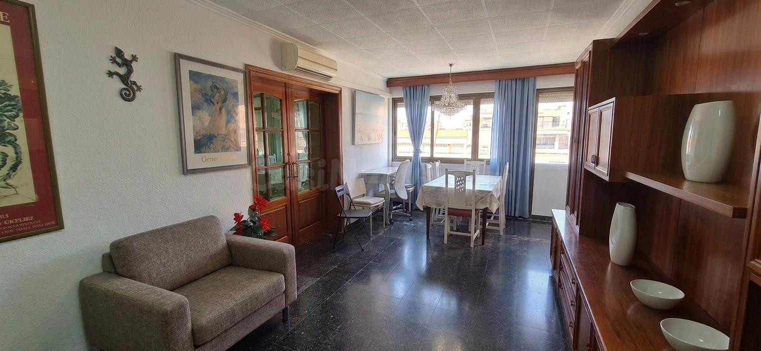 AMPLIA VIVIENDA EXTERIOR CON VISTAS Y GRAN POTENCIAL JUNTO A LA CIUDAD DE LA JUSTICIA