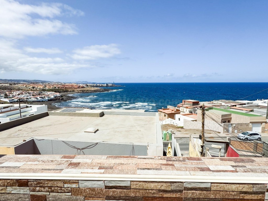 GRAN CHALET JUNTO AL MAR CON 2 APARTAMENTOS INDEPENDIENTES – - foto 3