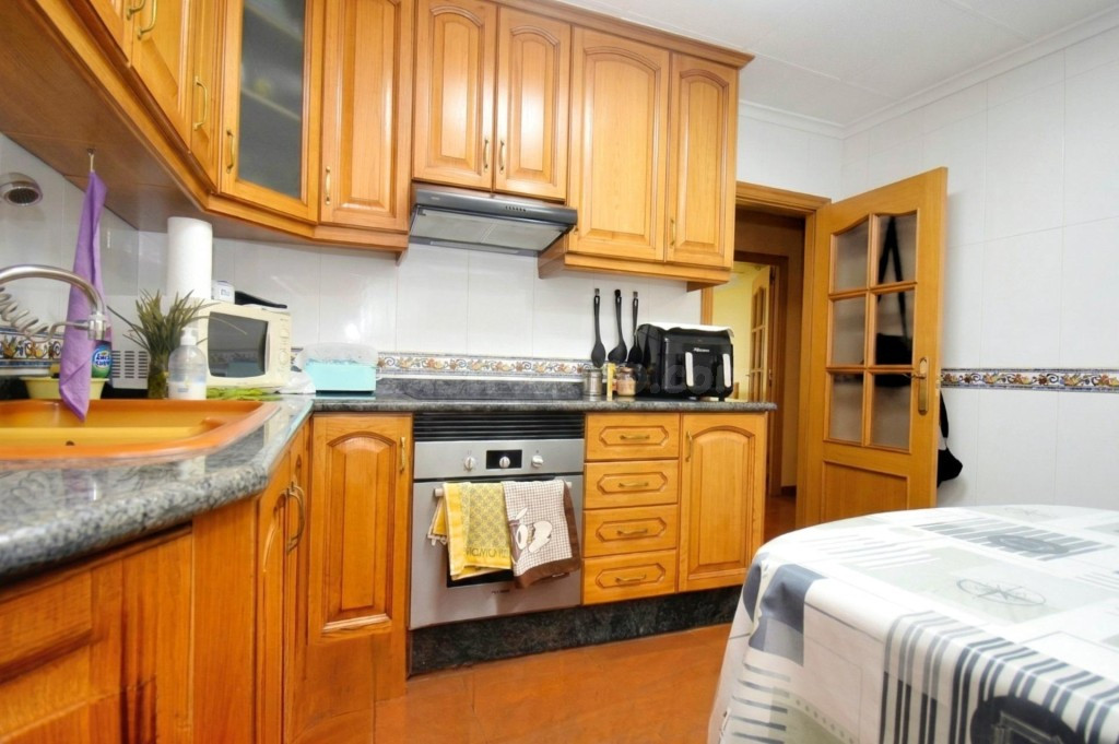 En venta, vivienda exterior con 3 habitaciones y sin gastos  - foto 2