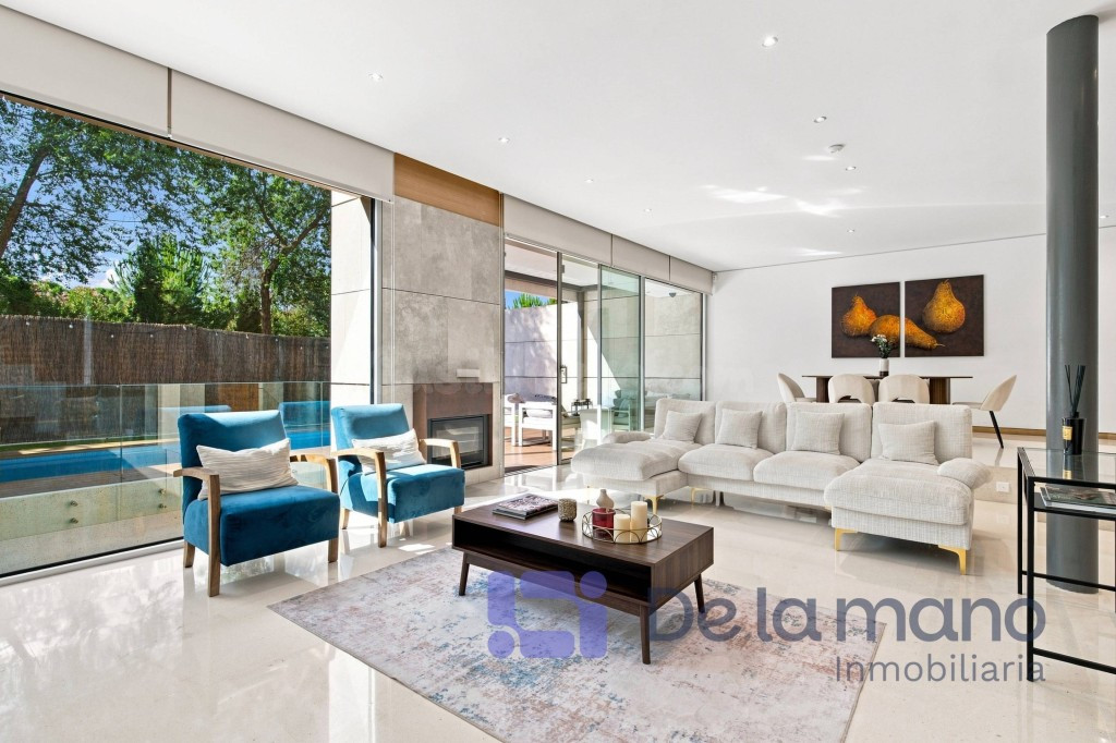 CHALET DE LUJO EN ZONA SEGURA Y EXCLUSIVA DE MADRID