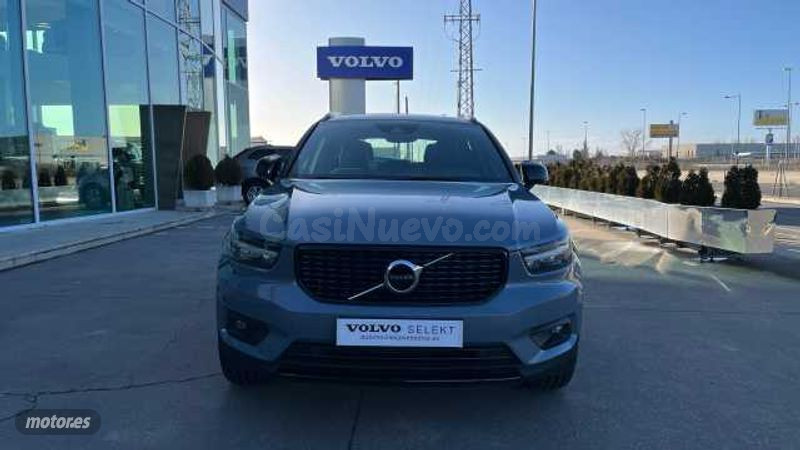 Volvo XC40 - foto 2