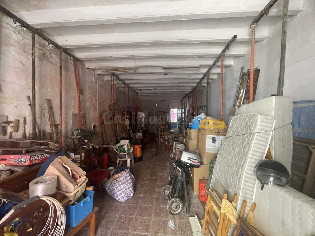 Cochera de 80 m2 en Planta Baja con Derecho a Vuelo y Gran P - foto 5