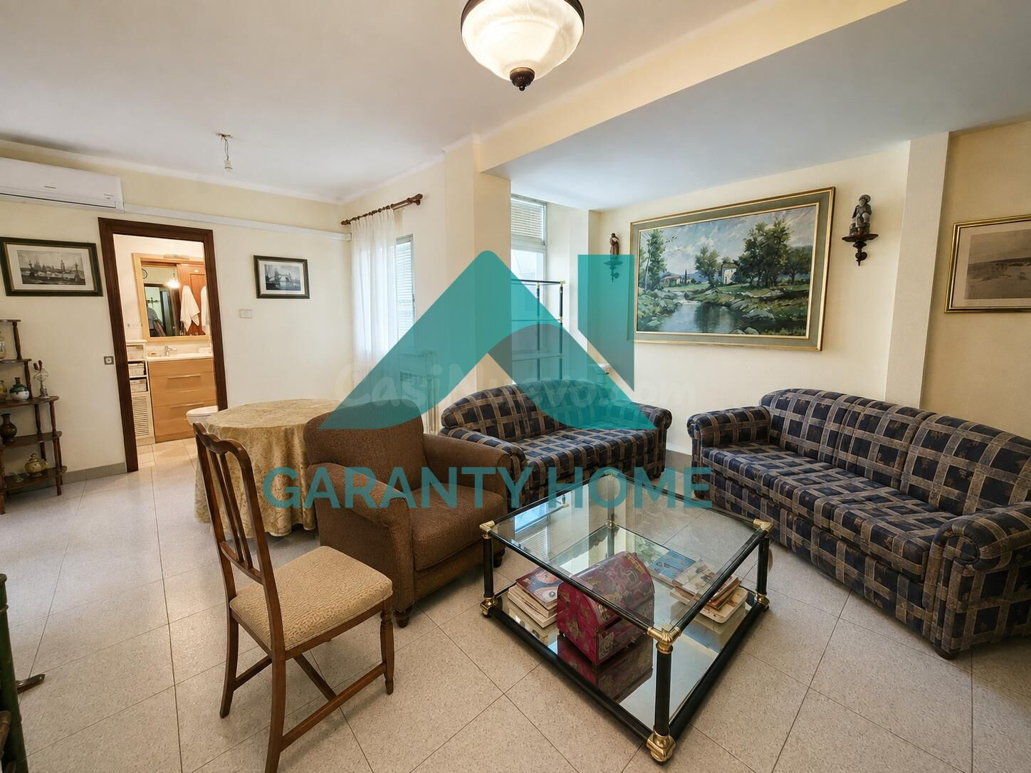 ¡SE VENDE PISO JUNTO A CÁNOVAS!