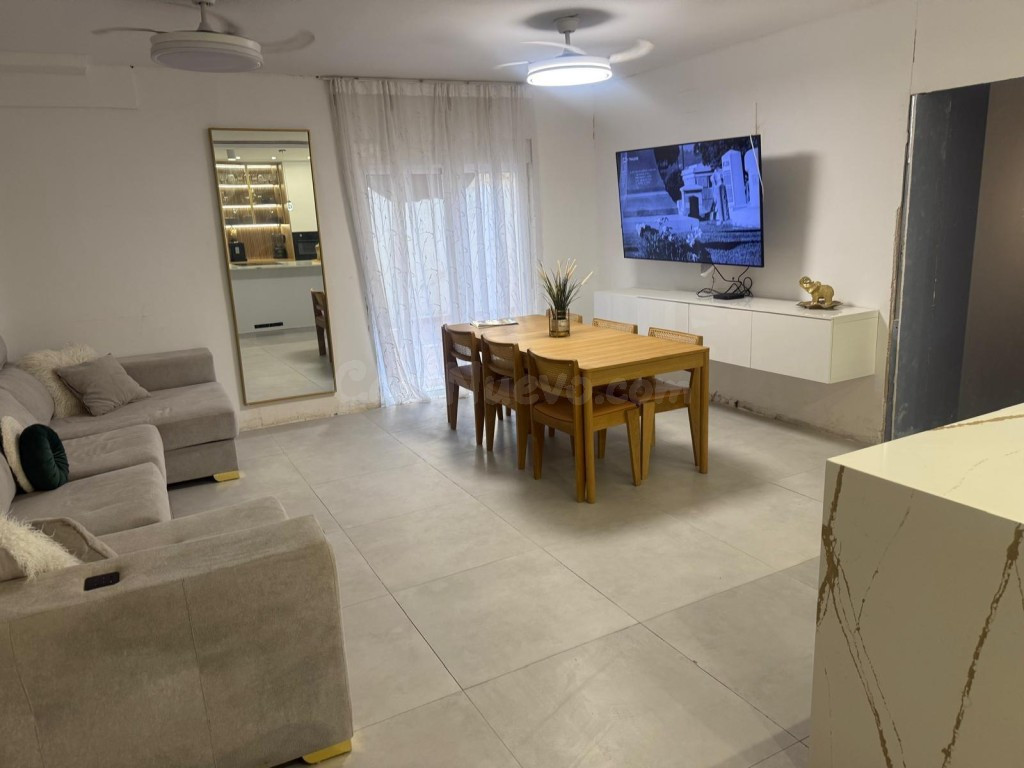 Preciosa vivienda en planta baja en venta en Utrera - foto 2