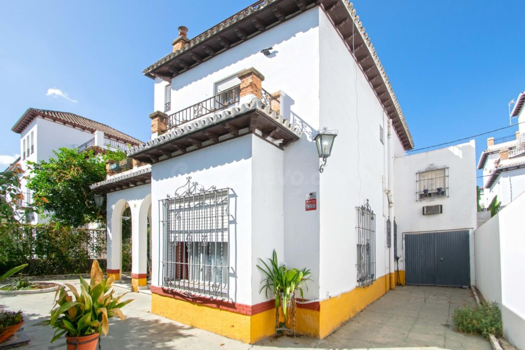 Exclusivo chalet independiente con apartamento privado en He - foto 4
