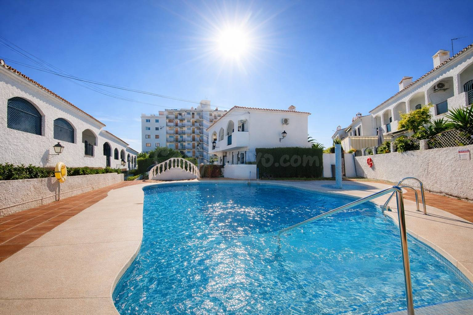 Encantadora casa de tres dormitorios con jardín privado en V - foto 2