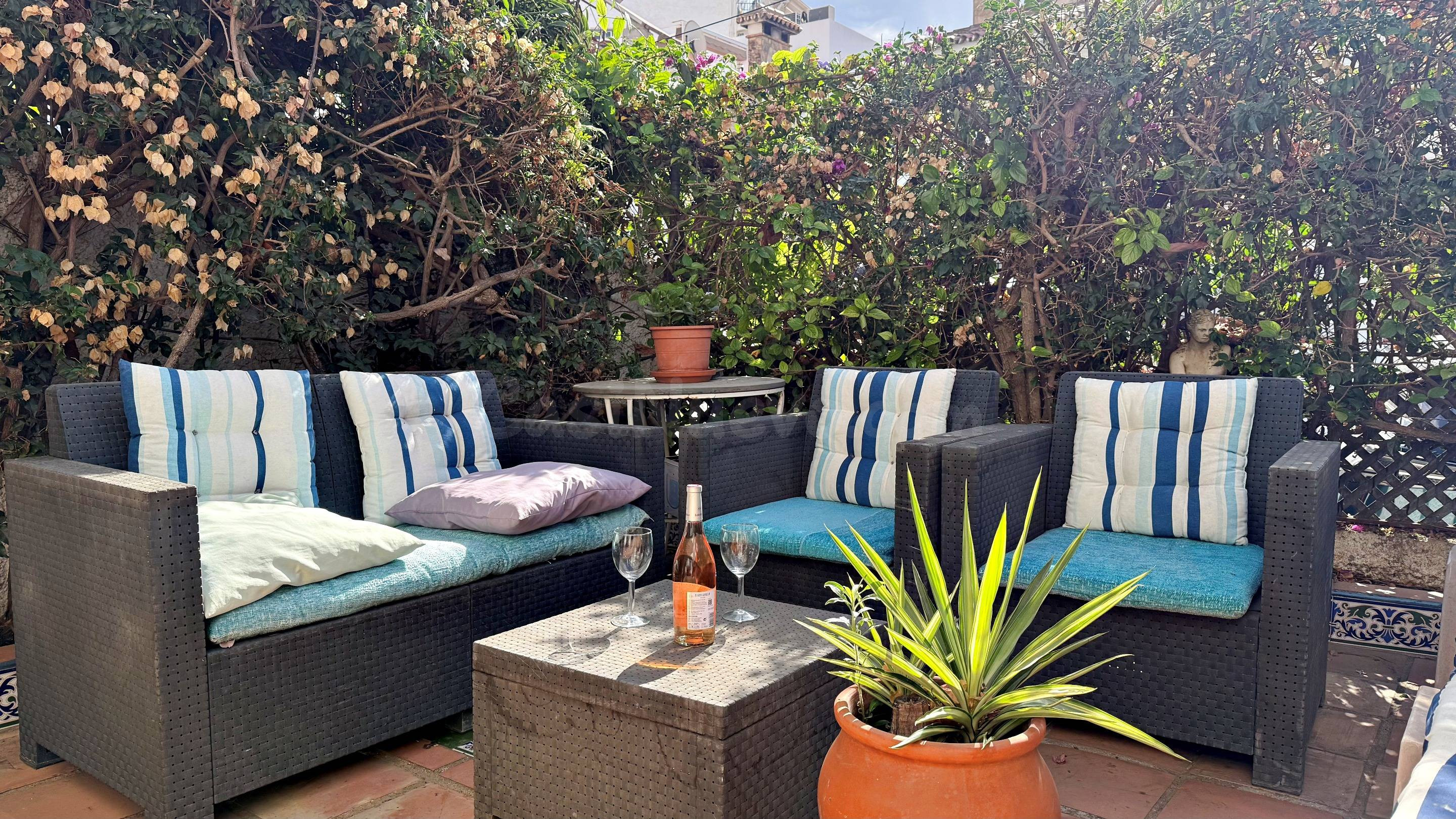 Encantadora casa de tres dormitorios con jardín privado en V - foto 5