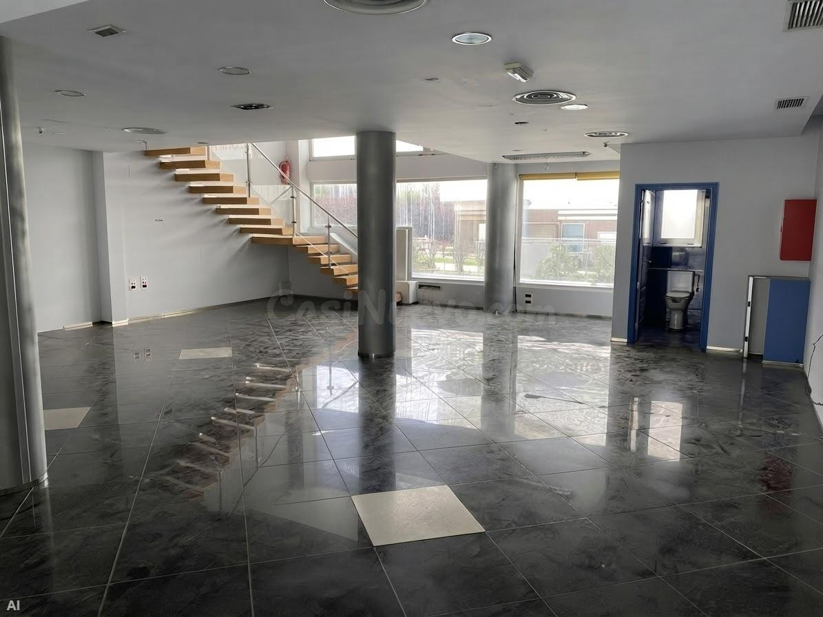 Local comercial de 700 m2 en rentabilidad 6% con salida de h - foto 2