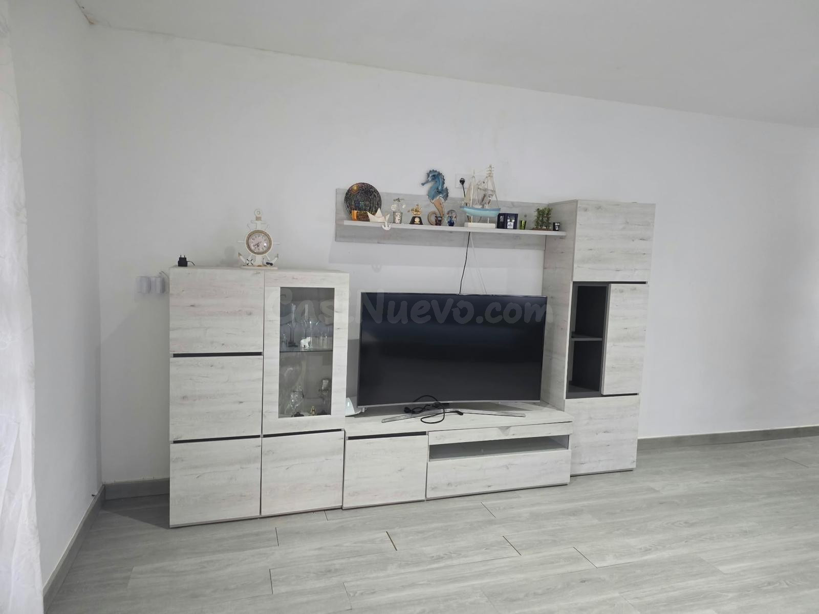 APARTAMENTO EN ALQUILER TEMPORAL EN EL CENTRO DE LOS ALCÁZAR - foto 2