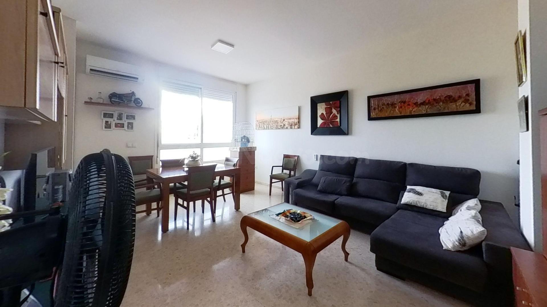 Vivienda exterior, luminosa y con garaje y trastero en Montroy