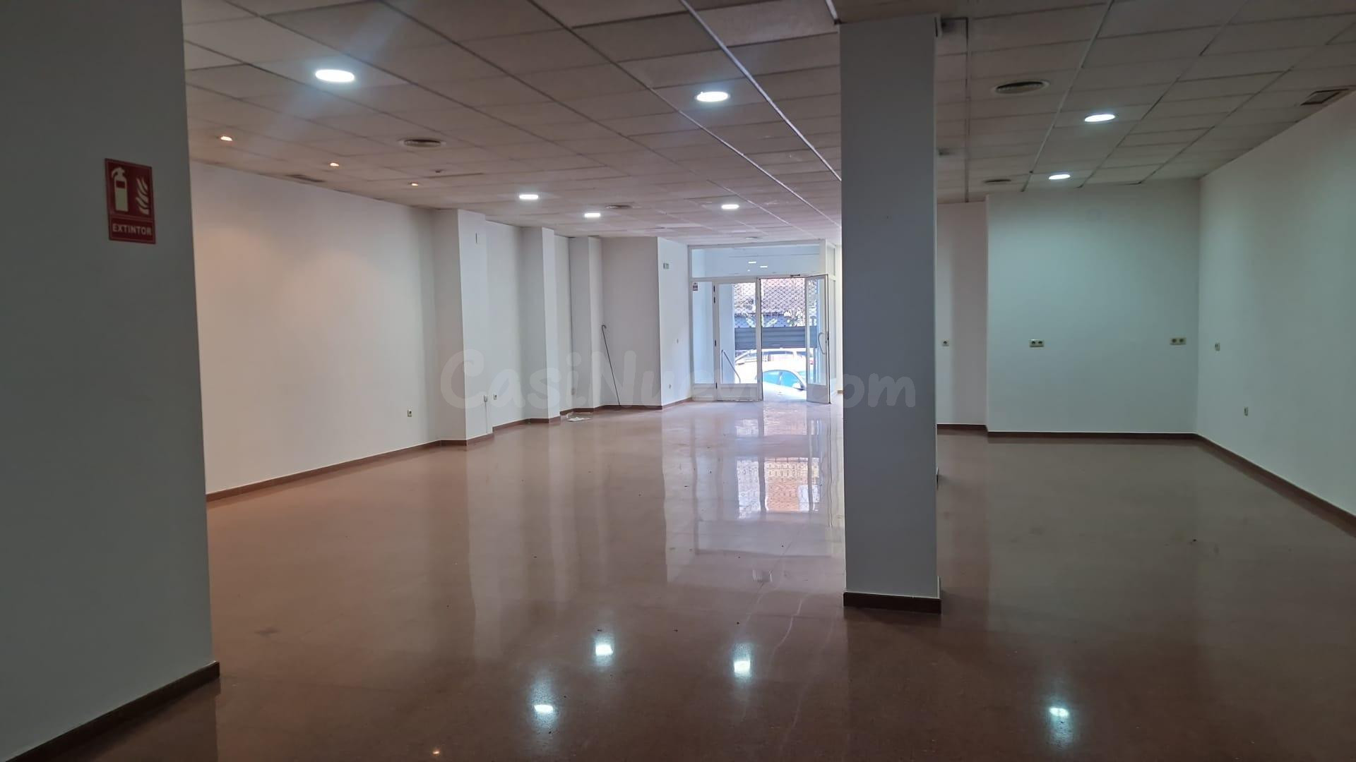 Local Comercial en Almendralejo - ¡Tu Oportunidad de Negocio! - foto 2